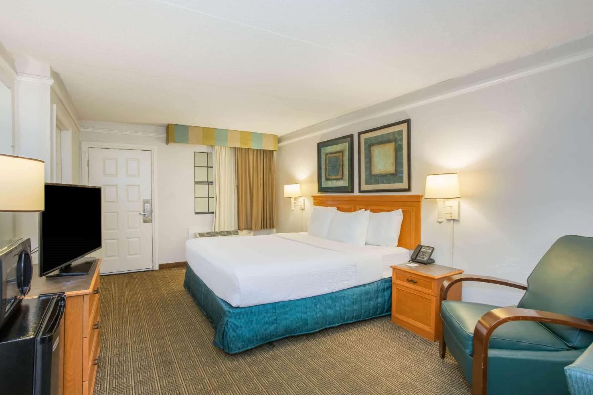 La Quinta Inn by Wyndham Tallahassee North - image 2