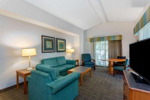 La Quinta Inn by Wyndham Tallahassee North - image 35