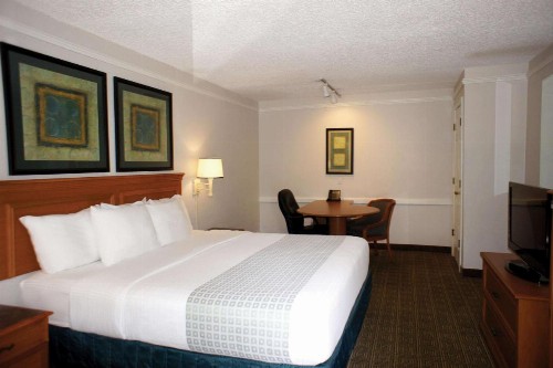 La Quinta Inn by Wyndham Tallahassee North - image 39