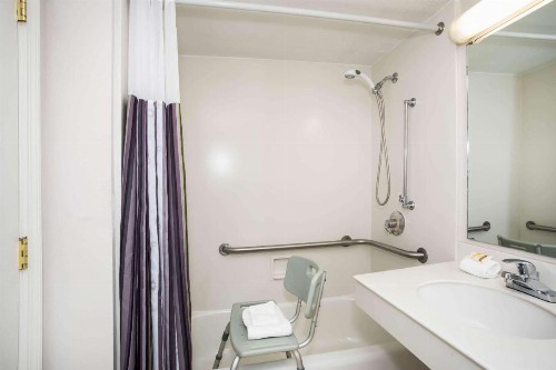 La Quinta Inn by Wyndham Tallahassee North - image 47