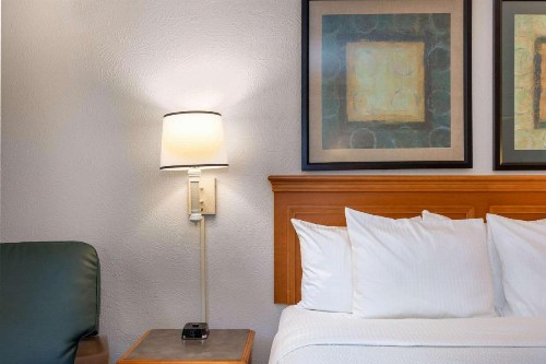 La Quinta Inn by Wyndham Tallahassee North - image 5