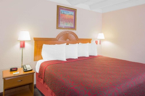 Days Inn by Wyndham Tallahassee University Center - image 13