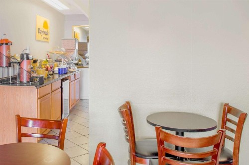 Days Inn by Wyndham Tallahassee University Center - image 17