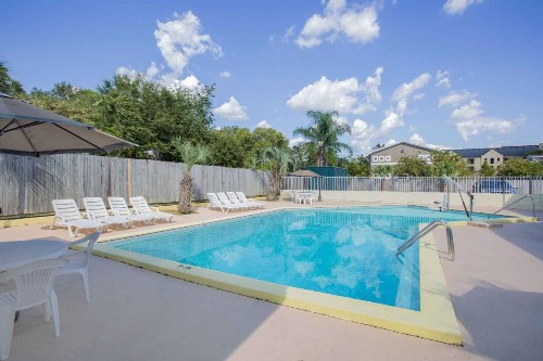 Days Inn by Wyndham Tallahassee University Center - image 18