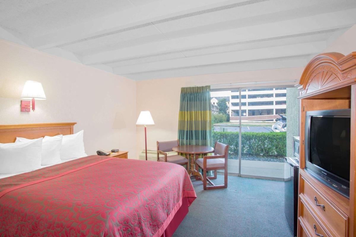 Days Inn by Wyndham Tallahassee University Center - image 5