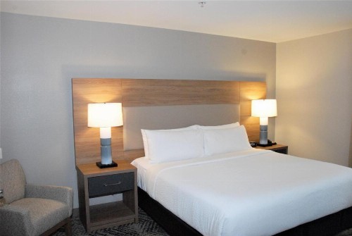 Candlewood Suites Tallahassee an IHG Hotel - image 14