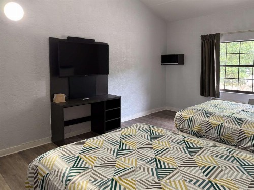 La Casa Inn and Suites - image 15