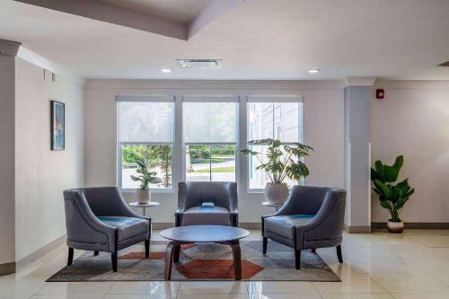 Comfort Inn & Suites - image 15
