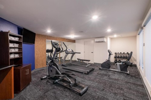 Comfort Inn & Suites - image 26