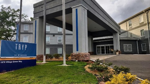 Comfort Inn & Suites - image 30
