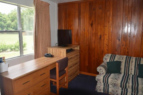 El Camino Motel - image 12