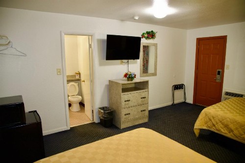 El Camino Motel - image 17