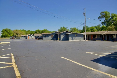 El Camino Motel - image 2