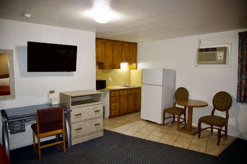 El Camino Motel - image 22