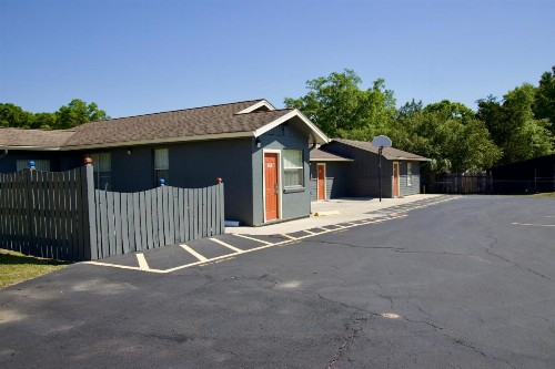 El Camino Motel - image 7