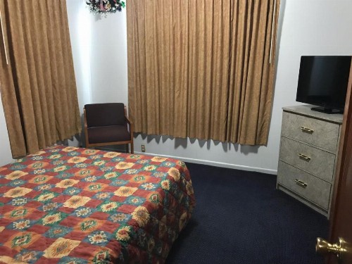 El Camino Motel - image 8
