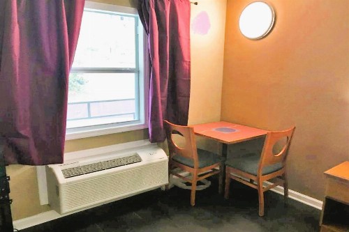 Budgetel Inn & Suites - image 10