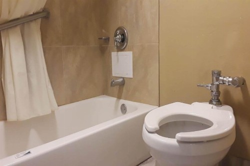 Budgetel Inn & Suites - image 7