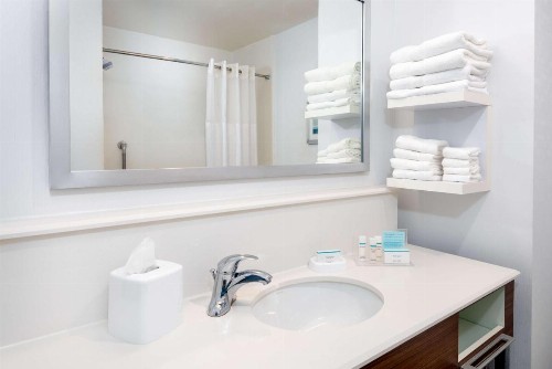 Hampton Inn & Suites Tallahassee Capitol-University - image 17