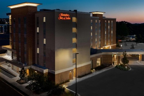 Hampton Inn & Suites Tallahassee Capitol-University - image 2