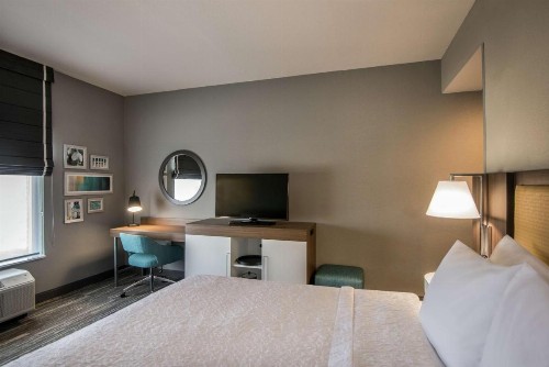 Hampton Inn & Suites Tallahassee Capitol-University - image 30