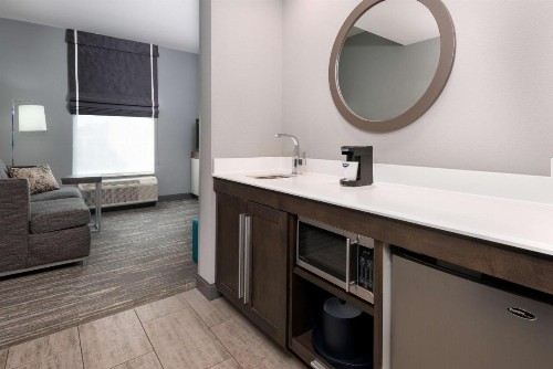 Hampton Inn & Suites Tallahassee Capitol-University - image 41