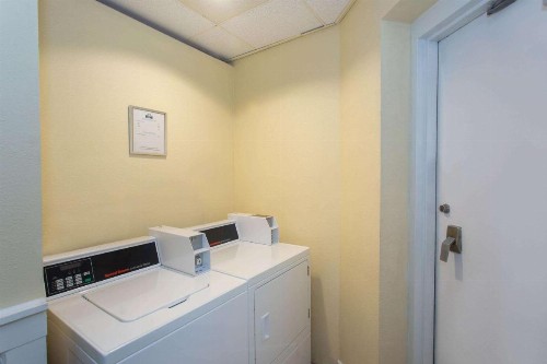 Days Inn & Suites by Wyndham Tallahassee Conf Center I-10 - image 14
