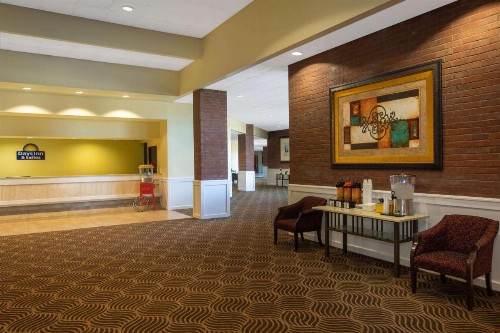 Days Inn & Suites by Wyndham Tallahassee Conf Center I-10 - image 19