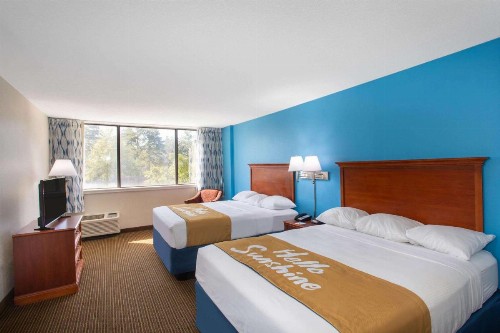 Days Inn & Suites by Wyndham Tallahassee Conf Center I-10 - image 21