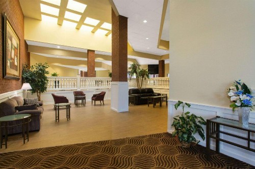 Days Inn & Suites by Wyndham Tallahassee Conf Center I-10 - image 23