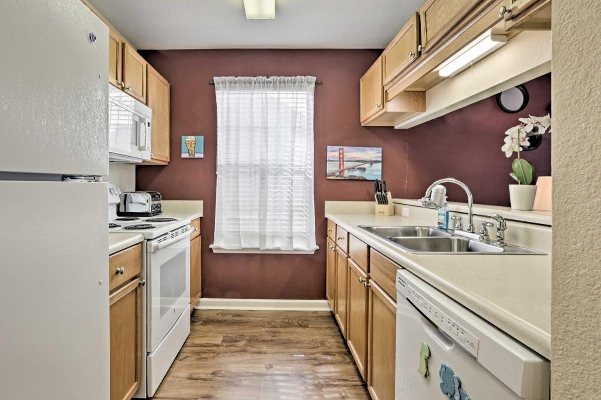 Pristine Tallahassee Townhome Near FSU & Golf! - image 4