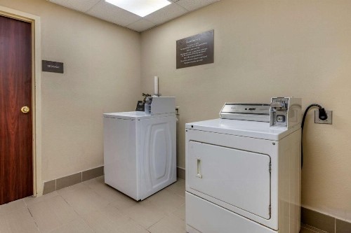 Comfort Suites Sawgrass - image 15