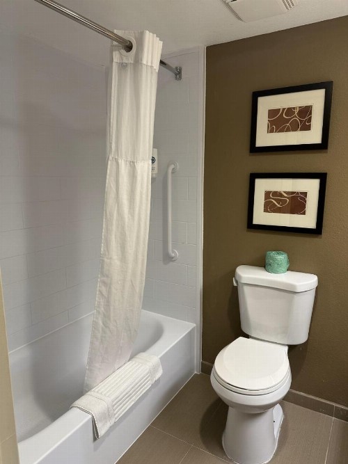 Comfort Suites Sawgrass - image 2