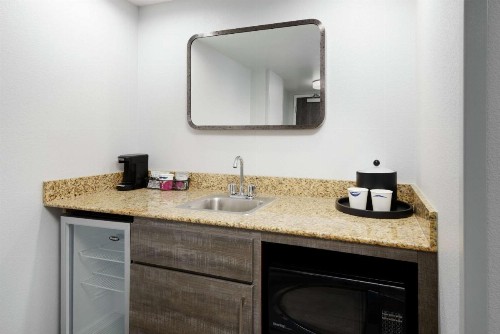 Hampton Inn & Suites Tampa Ybor City Downtown - image 30