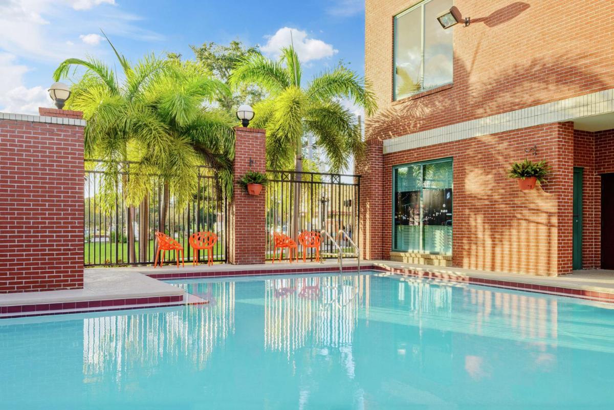 Hampton Inn & Suites Tampa Ybor City Downtown - image 6