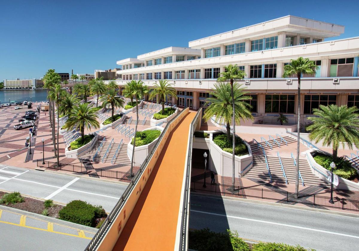 Embassy Suites Tampa Downtown Convention Center - image 3