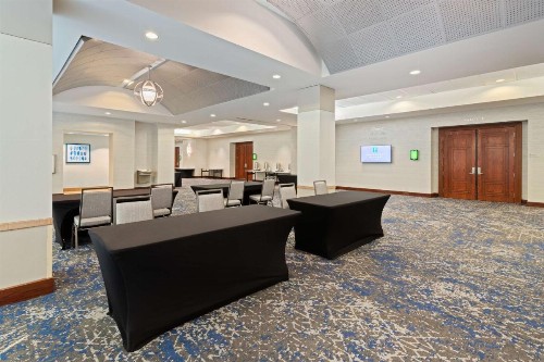 Embassy Suites Tampa - USF / Busch Gardens - image 31