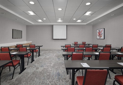 Hilton Garden Inn Tampa East/Brandon - image 8