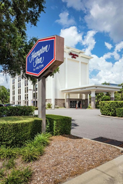 Hampton Inn Tampa International Airport/Westshore - image 2