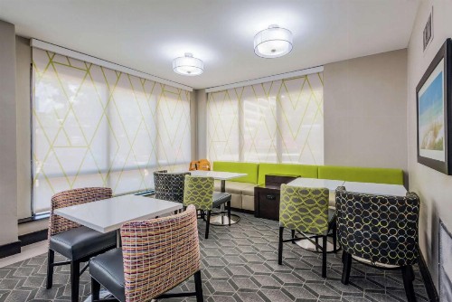 Hampton Inn Tampa International Airport/Westshore - image 9