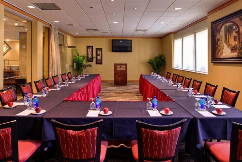 DoubleTree by Hilton Hotel Tampa Airport-Westshore - image 5