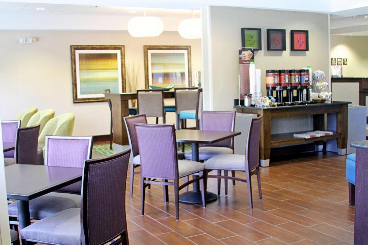 Hampton Inn Tampa-Rocky Point - image 3
