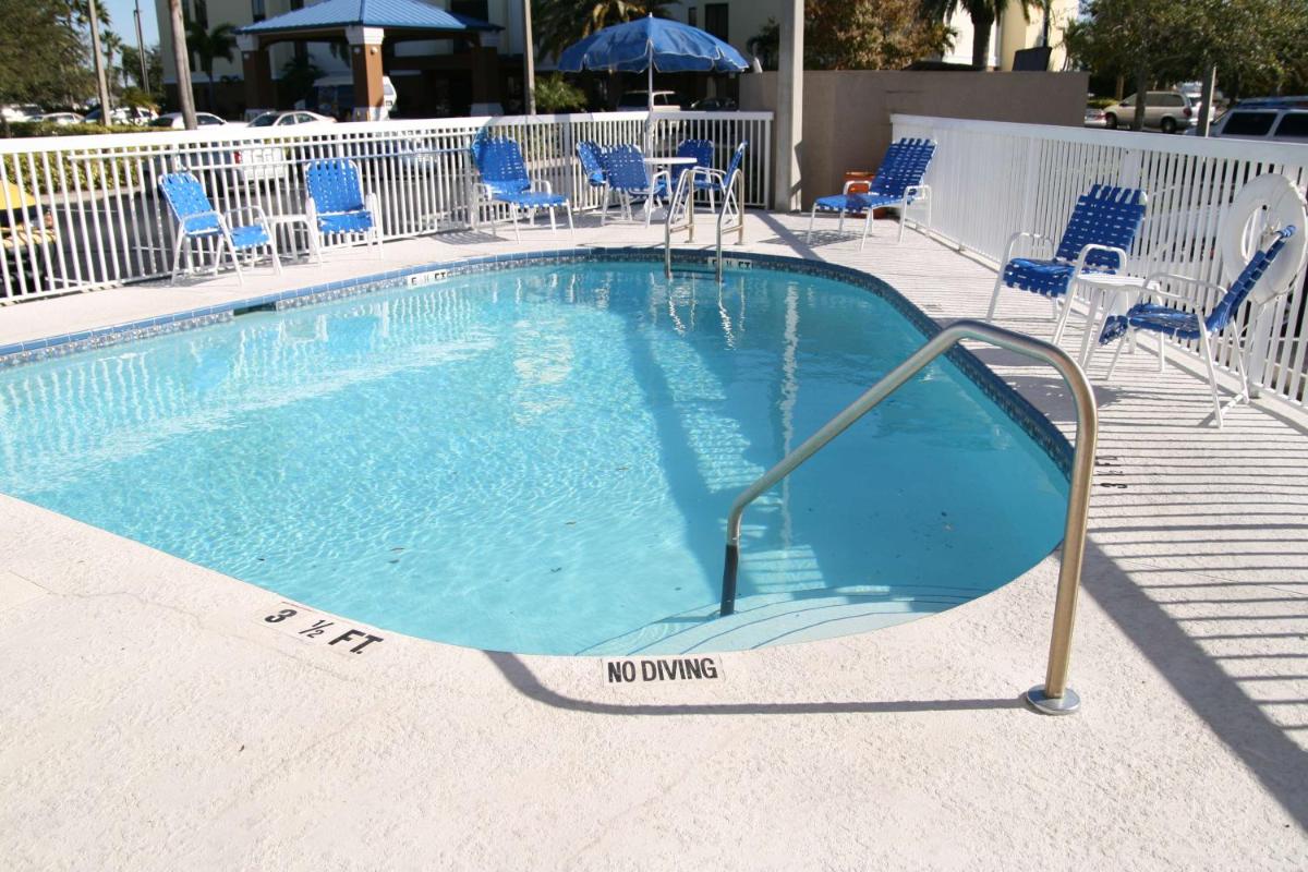 Hampton Inn Tampa-Rocky Point - image 5