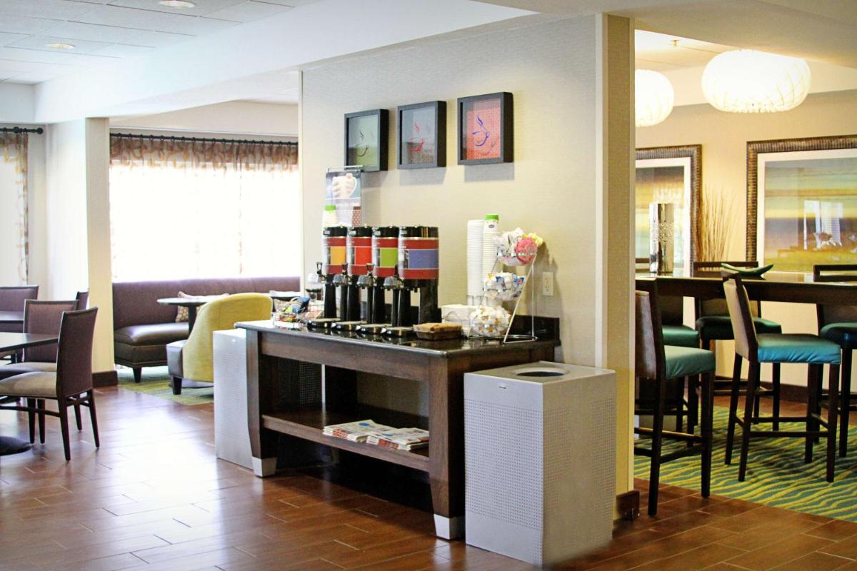 Hampton Inn Tampa-Rocky Point - image 6