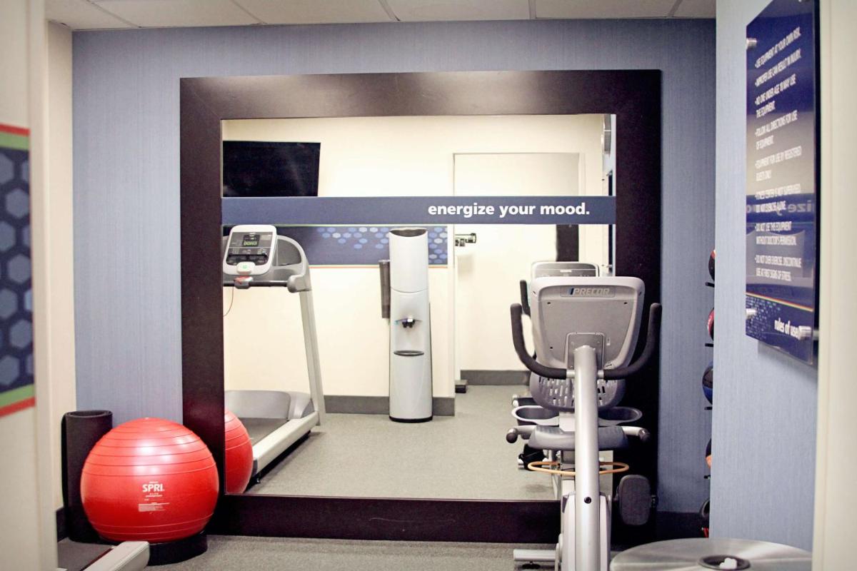 Hampton Inn Tampa-Rocky Point - image 7