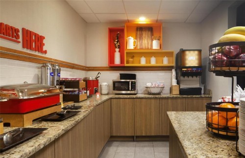 Hampton Inn & Suites Tampa-North - image 12