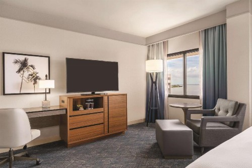 DoubleTree by Hilton Tampa Rocky Point Waterfront - image 10