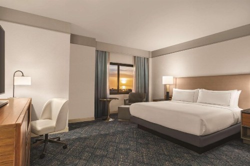 DoubleTree by Hilton Tampa Rocky Point Waterfront - image 11