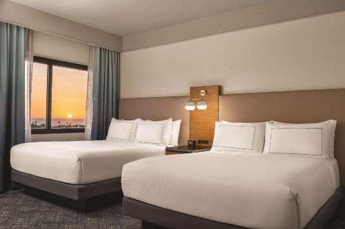 DoubleTree by Hilton Tampa Rocky Point Waterfront - image 4