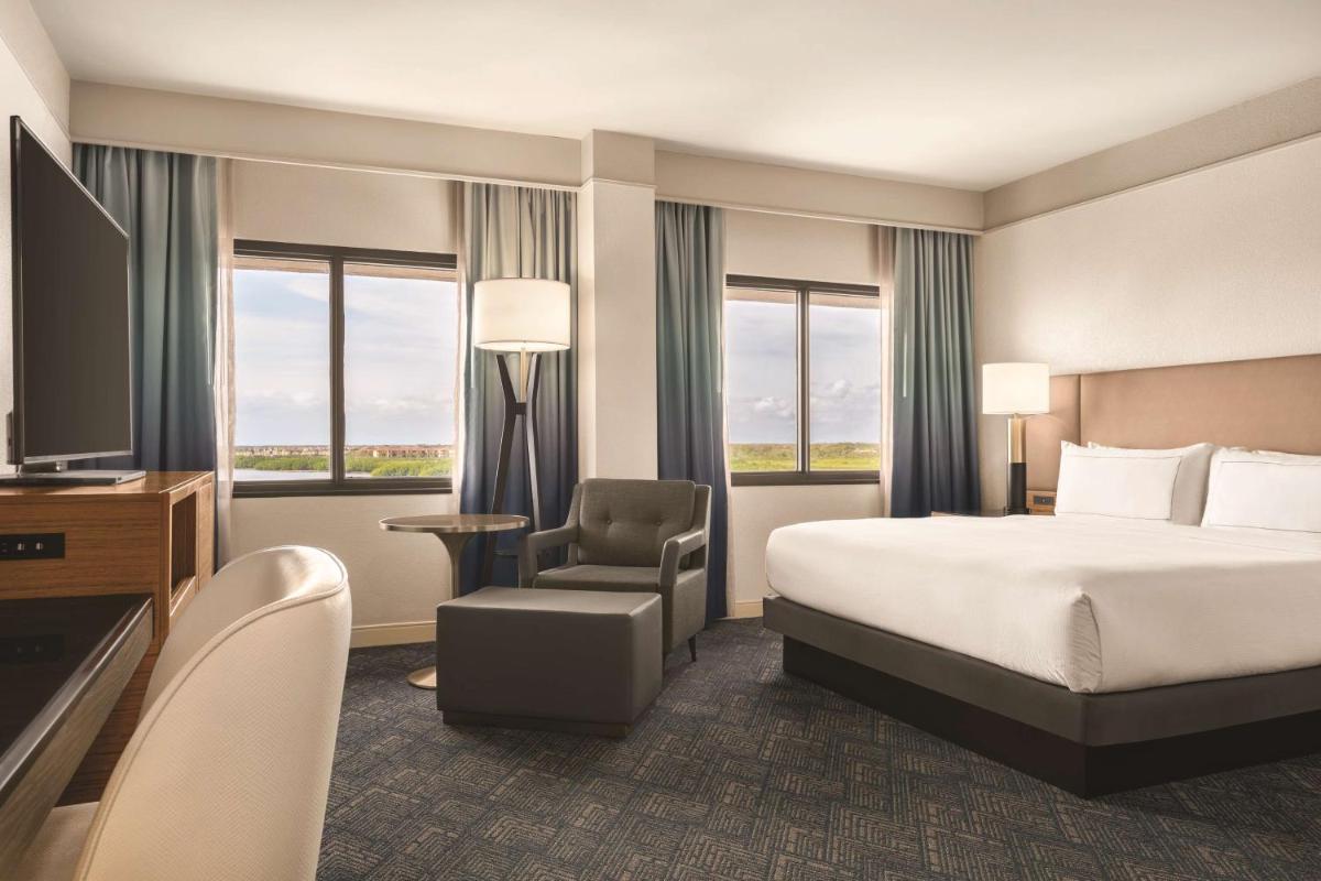 DoubleTree by Hilton Tampa Rocky Point Waterfront - image 5